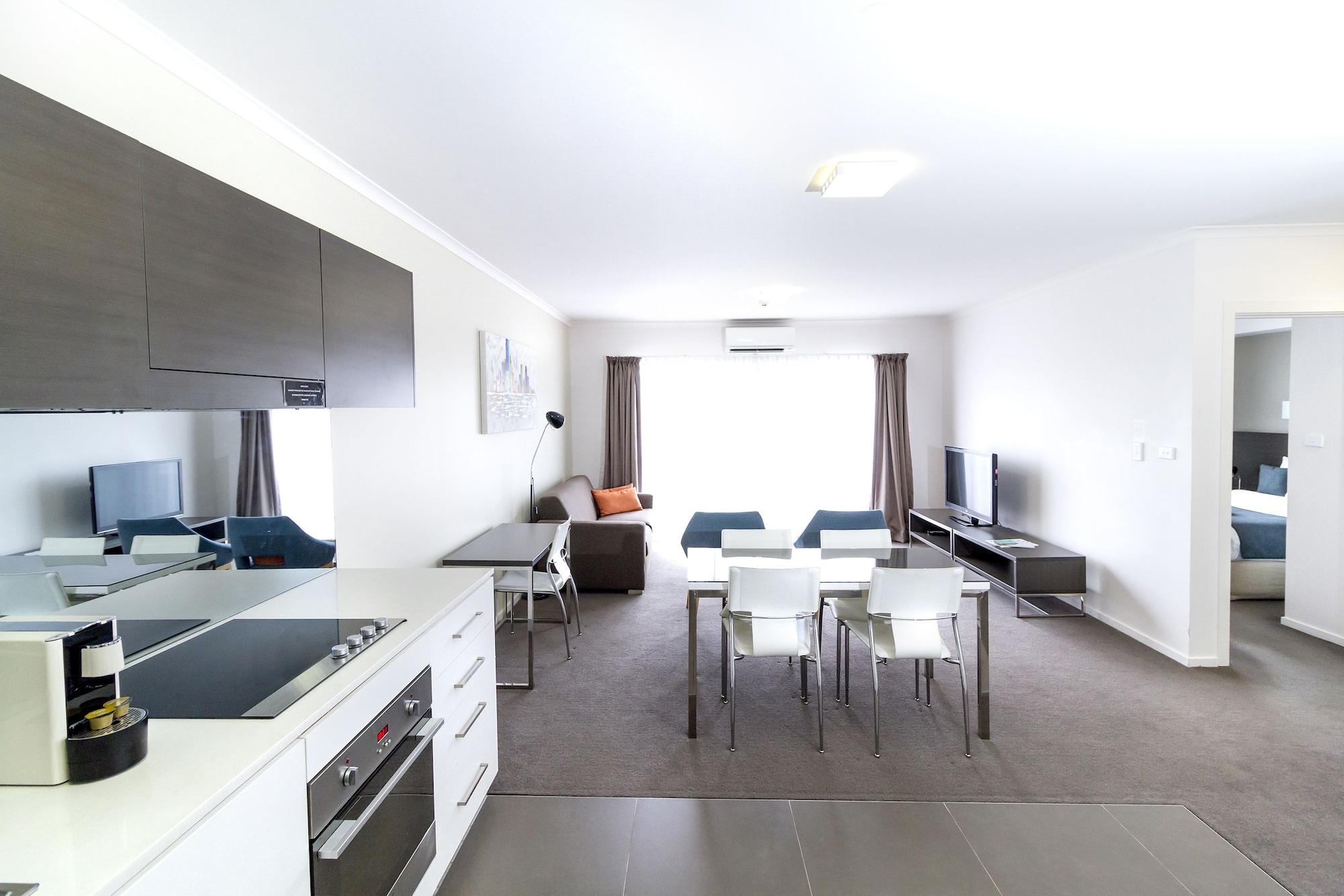 Aparthotel Abode Tuggeranong Canberra Exterior foto