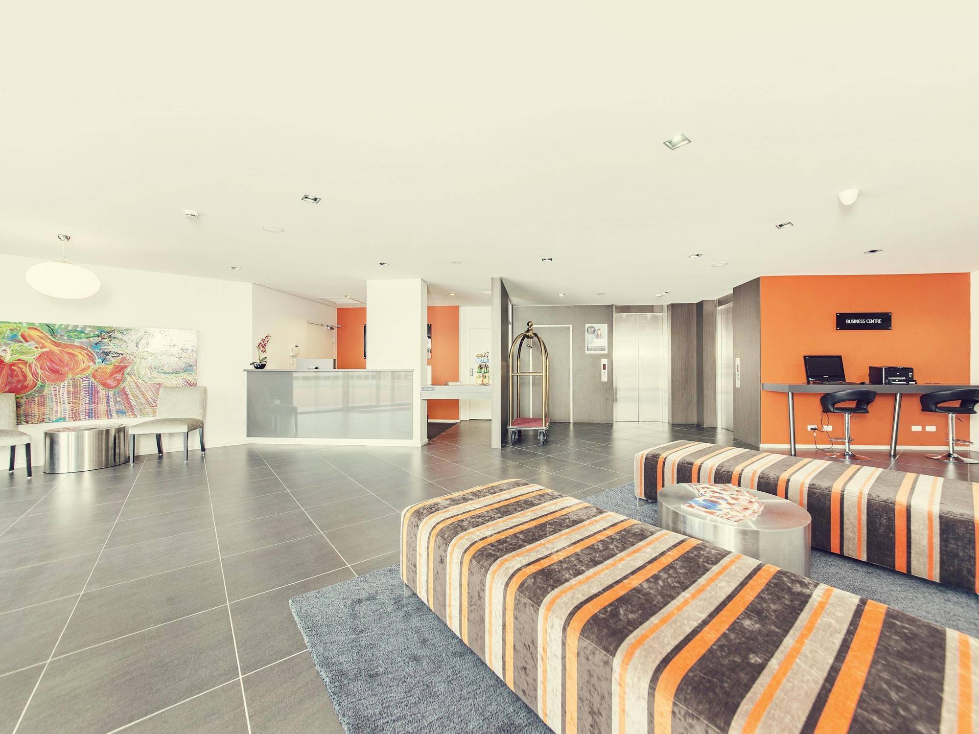 Aparthotel Abode Tuggeranong Canberra Exterior foto